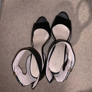Kenneth Cole black leather pumps